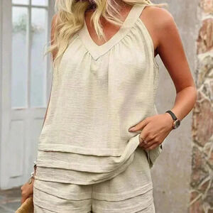 White Casual Women's Solid Color Pleated Halter Neck Vest And Shorts Set